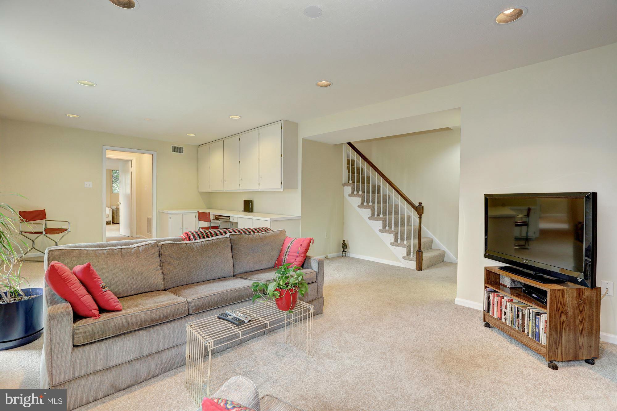 13201 Old Forge Road Silver Spring, MD 20904 - Photo 20 of 30 Family Room