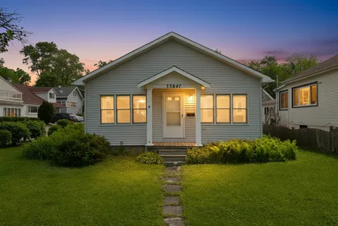 $230,000 | 33847 North Prospect Drive, Grayslake, IL 60030