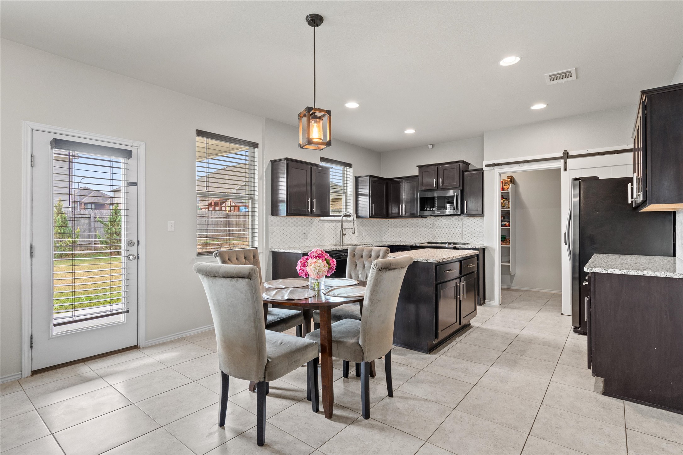729 Coltrane Drive Pflugerville, TX 78660 - Photo 9 of 20 Casual dining area