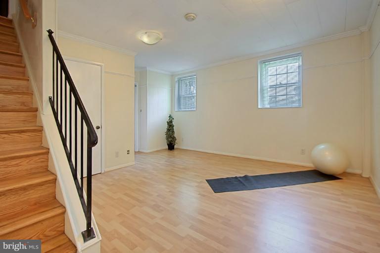 4217 32nd Road South Arlington, VA 22206 - Photo 11 of 27 Interior (General)