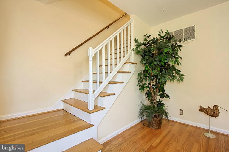 4217 32nd Road South Arlington, VA 22206 - Photo 19 of 27 Interior (General)