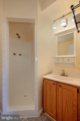 4217 32nd Road South Arlington, VA 22206 - Photo 22 of 27 Bath