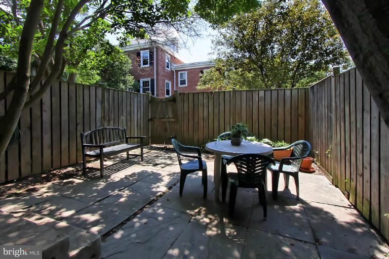 4217 32nd Road South Arlington, VA 22206 - Photo 5 of 27 Exterior (General)