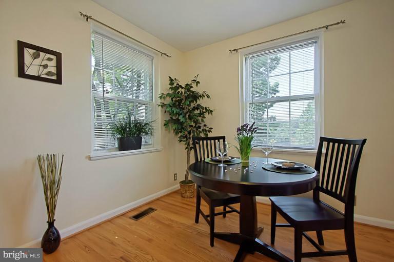 4217 32nd Road South Arlington, VA 22206 - Photo 8 of 27 Dining Room