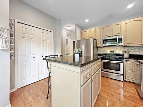 $640,000 | 47640 Comer Square, Sterling, VA 20165