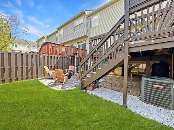 $640,000 | 47640 Comer Square, Sterling, VA 20165