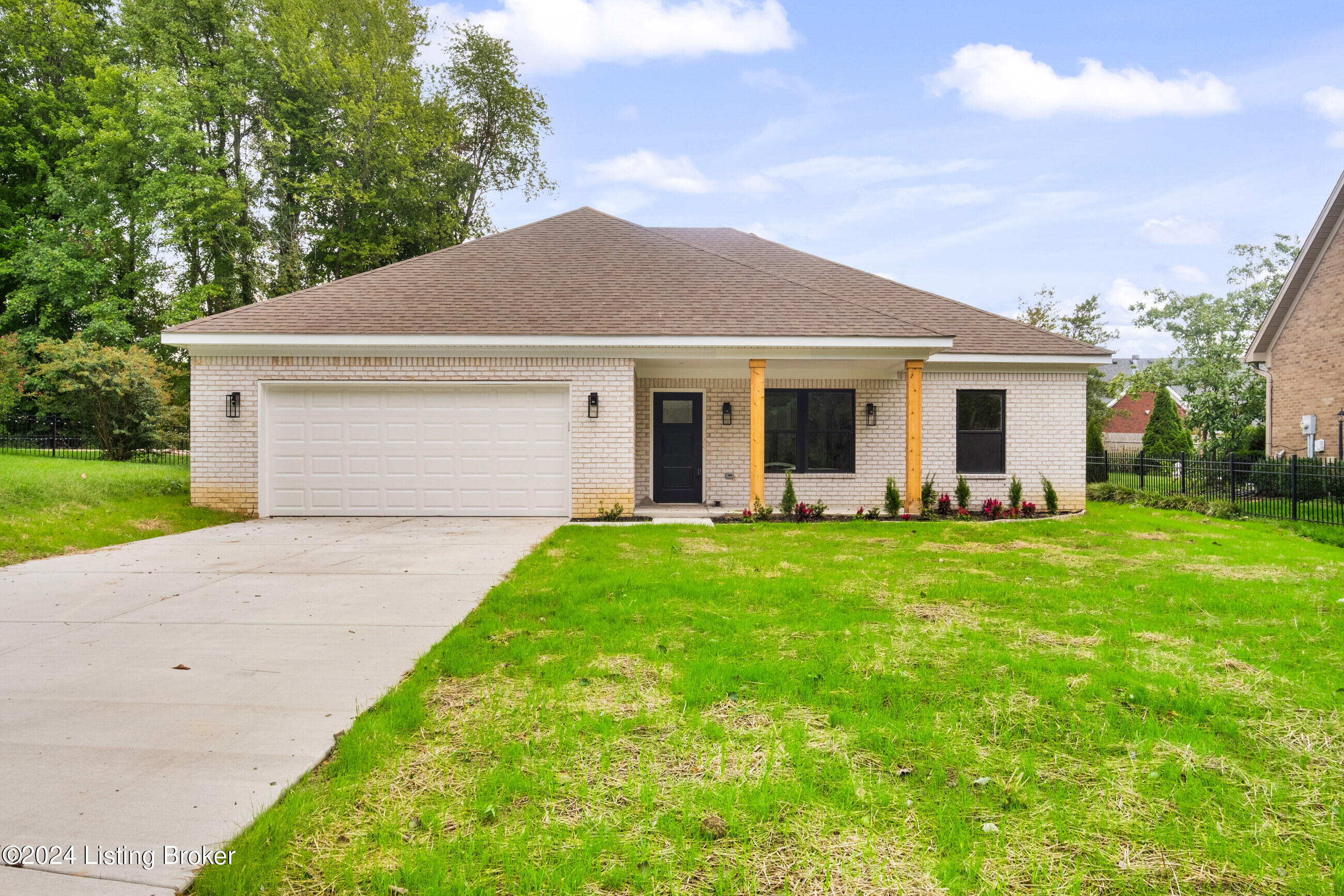 6303 Utica Road Louisville, KY 40214 - Photo 1 of 37 6303 utica002