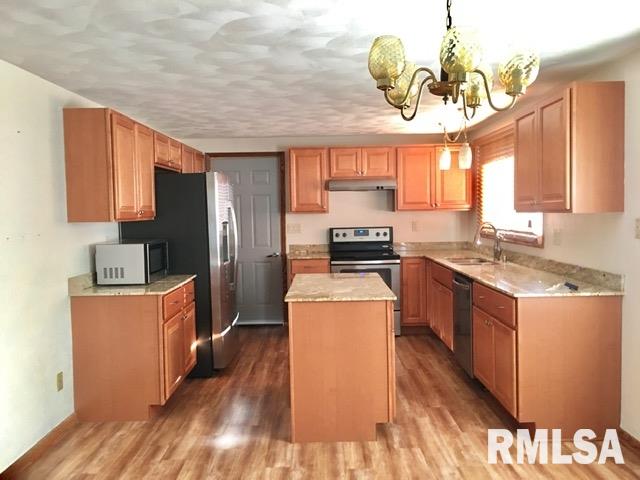 25 Lincoln Road Canton, IL 61520 - Photo 14 of 42 Gallery Image 14