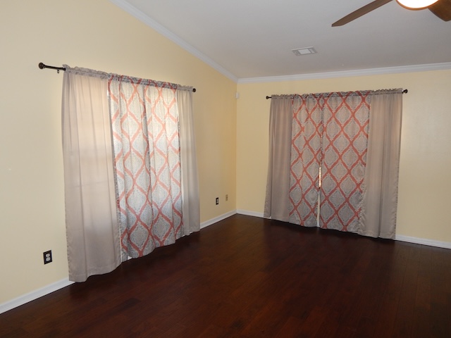 855 Louie Lane Seneca, SC 29678 - Photo 10 of 33 This inviting space features rich hardwood flooring and a vaulted ceiling, perfect for relaxation.