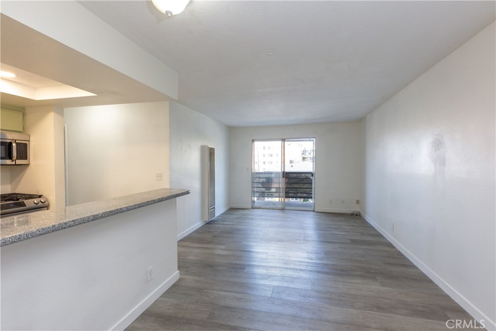 327 Chestnut Avenue, Unit 201 Long Beach, CA 90802 - Photo 3 of 12