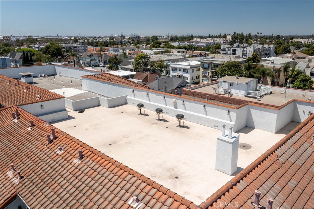 327 Chestnut Avenue, Unit 201 Long Beach, CA 90802 - Photo 10 of 12
