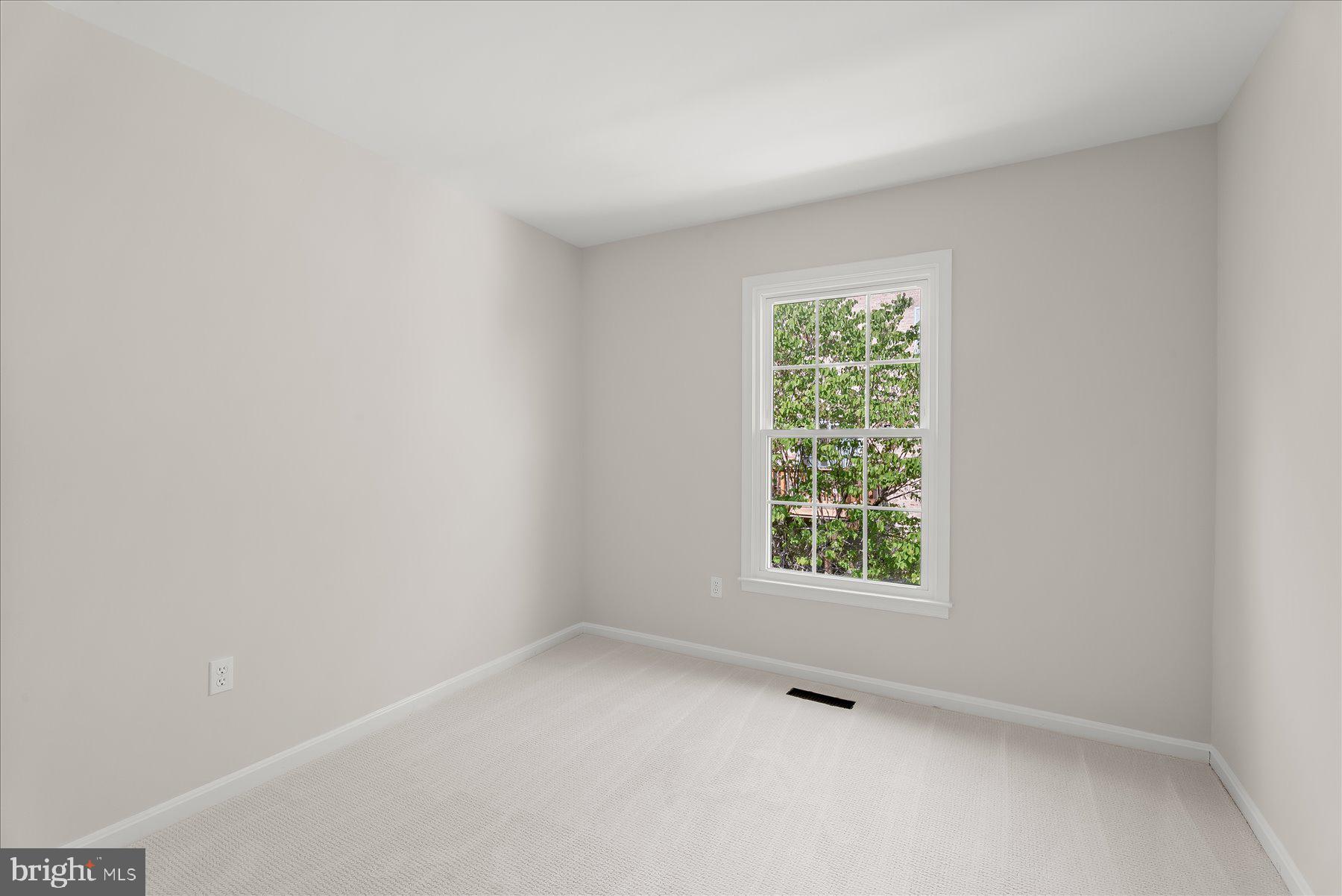 1530 Tanyard Hill Road Gaithersburg, MD 20879 - Photo 28 of 40 an empty room with a window