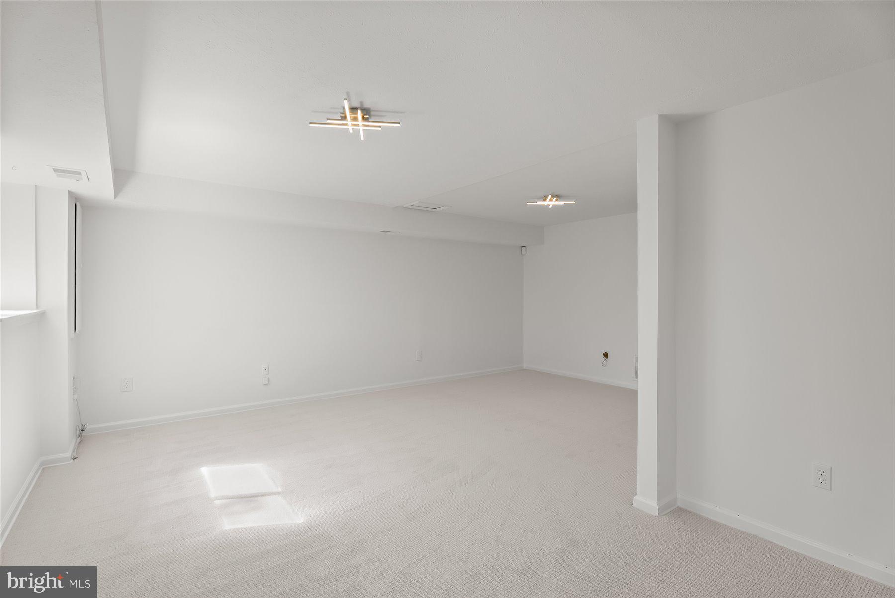 1530 Tanyard Hill Road Gaithersburg, MD 20879 - Photo 32 of 40 a view of an empty room