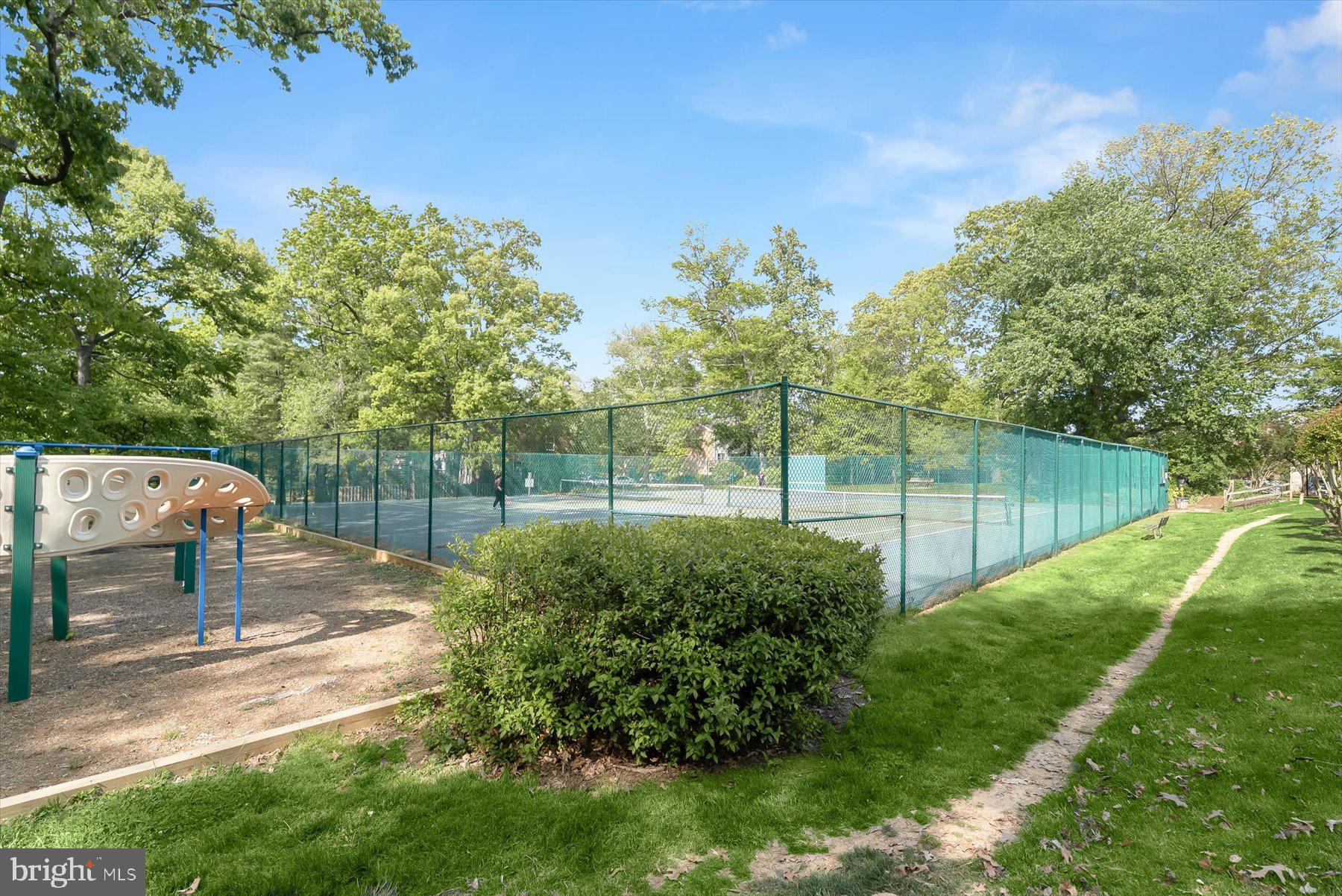 1530 Tanyard Hill Road Gaithersburg, MD 20879 - Photo 38 of 40 a view of a backyard