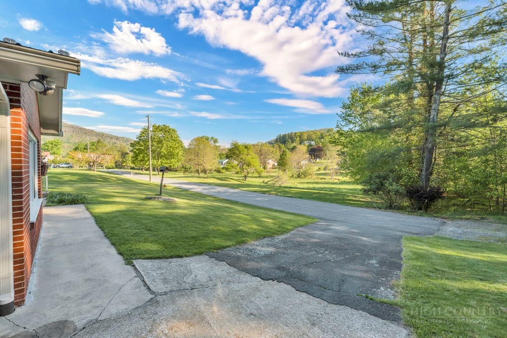 266 Morningside Drive Boone, NC 28607 - Photo 7 of 38