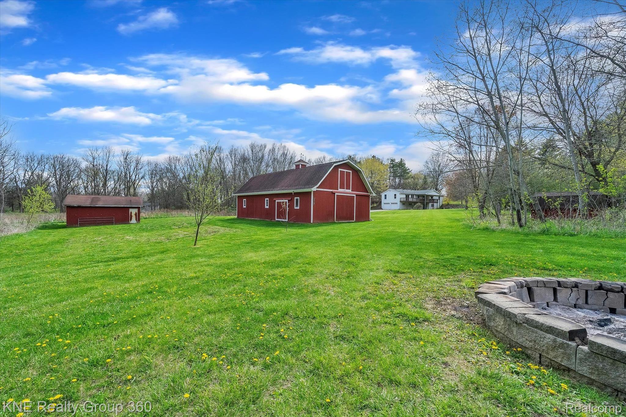 20470 Barton Road Pinckney, MI 48169 - Photo 4 of 35 20470 Barton Rd-Windowstill Real Estate Photography-50.jpg