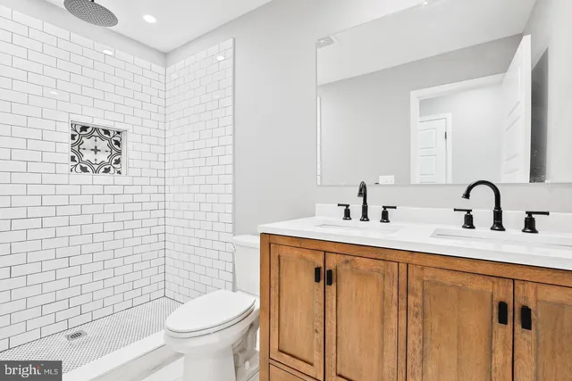 $3,100 | 263 South Robinson Street, Baltimore, MD 21224