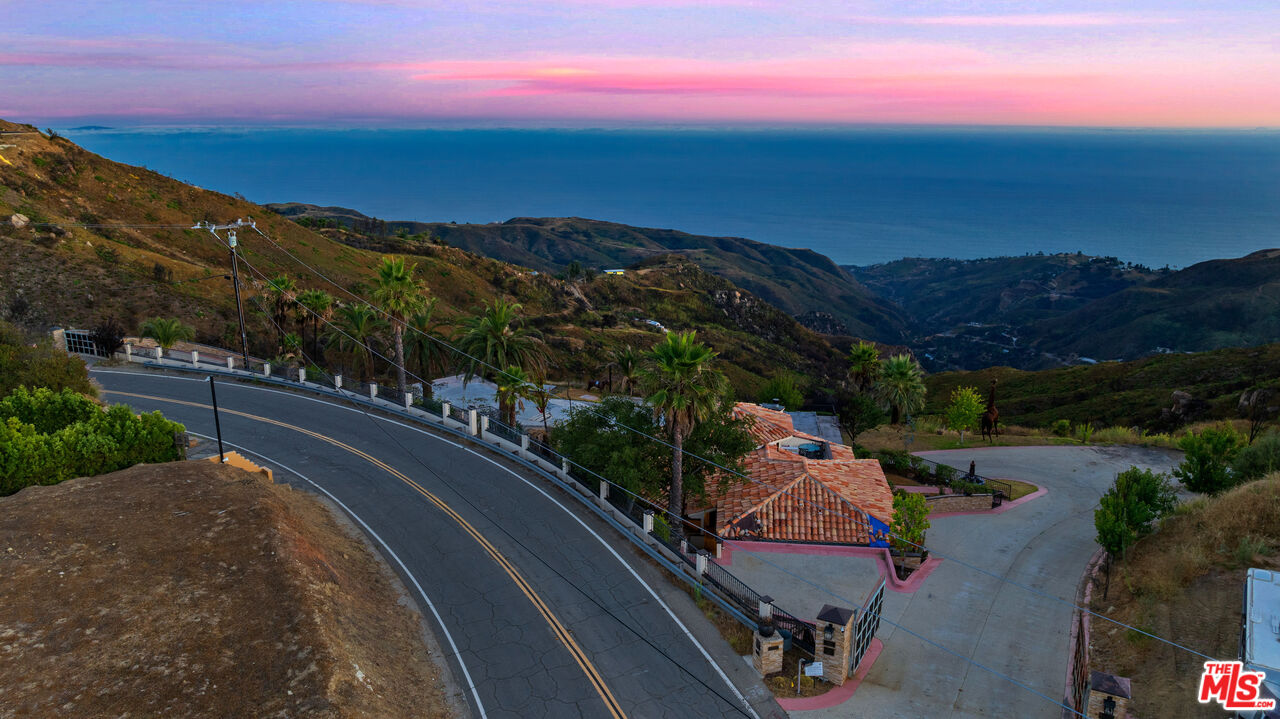 23010 Saddle Peak Road Topanga, CA 90290 - Photo 49 of 51 a view of city and mountain