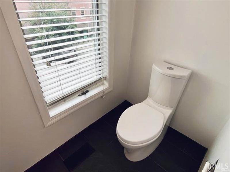 105 East 6th Street, Unit A Bloomington, IN 47408 - Photo 17 of 24