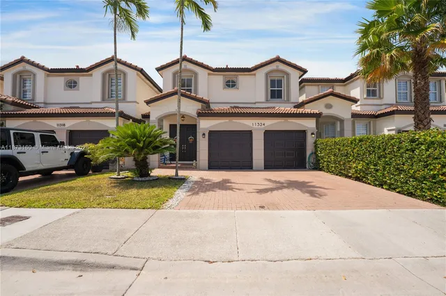 $674,500 | 11324 Northwest 74th Terrace, Doral, FL 33178