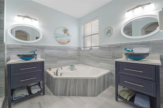 $674,500 | 11324 Northwest 74th Terrace, Doral, FL 33178