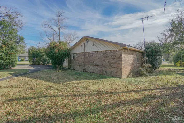 $47,000 | 6971 Jefferson Avenue, Century, FL 32535