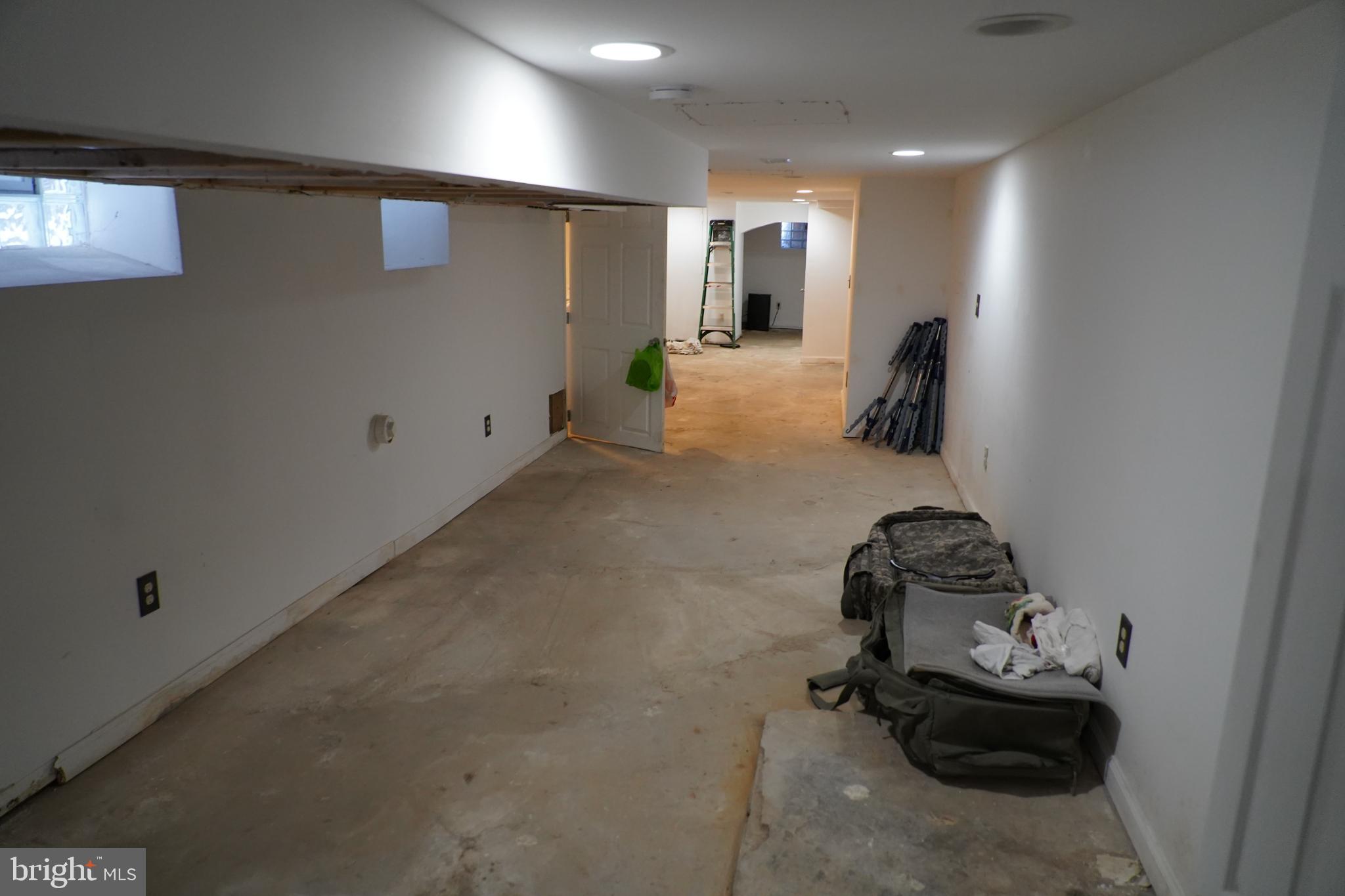 1234 North 56th Street Philadelphia, PA 19131 - Photo 24 of 31 a room with furniture