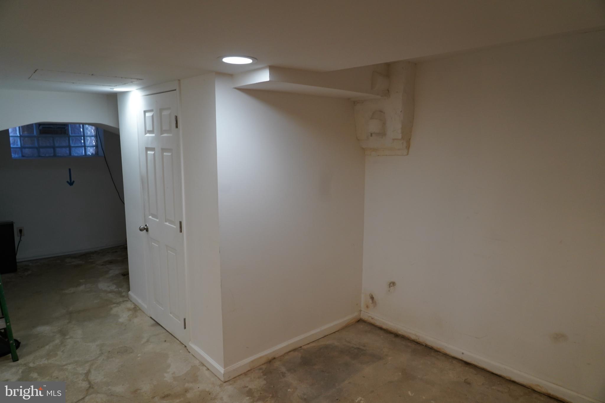 1234 North 56th Street Philadelphia, PA 19131 - Photo 25 of 31 a view of a hallway with closet area