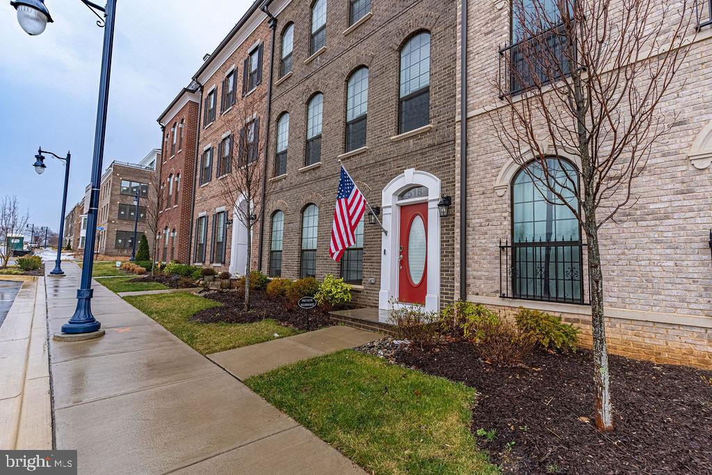 518 Triggerfish Drive Oxon Hill, MD 20745 - Photo 31 of 35 a front view of a building with pathway