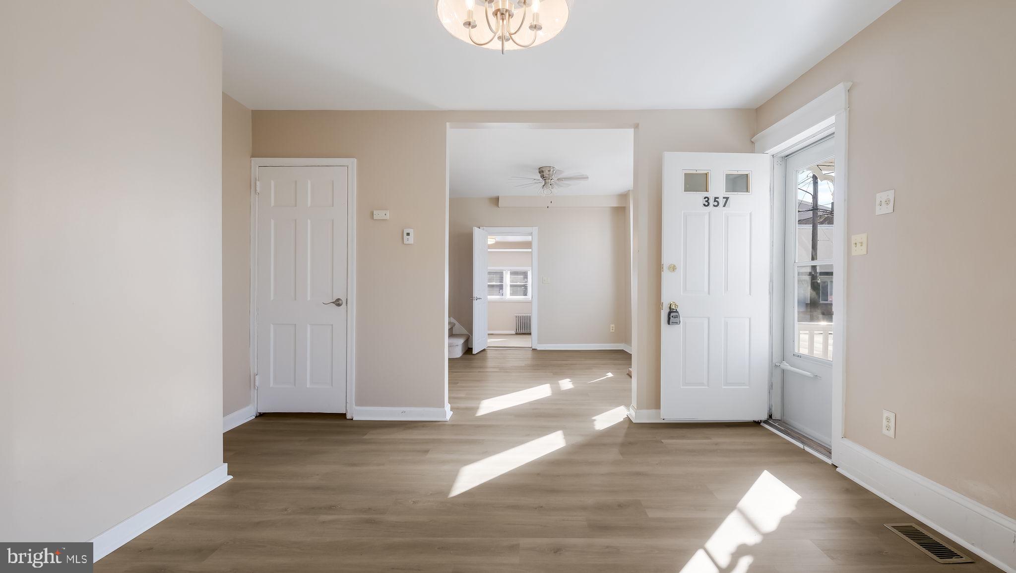 357 Washington Street Bristol, PA 19007 - Photo 8 of 28