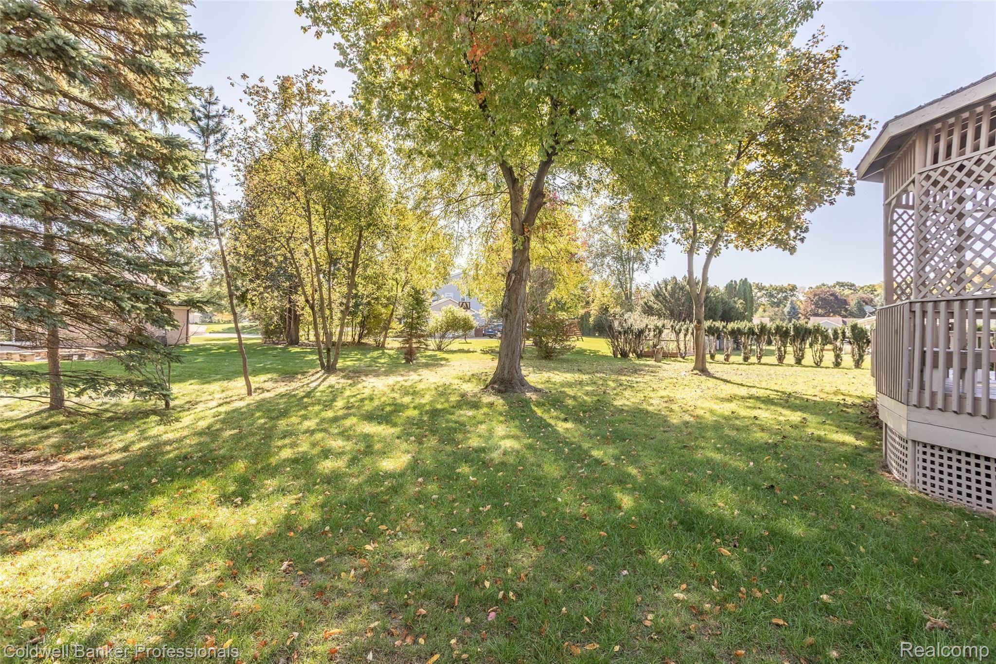 652 Ridge Road Walled Lake, MI 48390 - Photo 31 of 31 Ridge Rd-28.jpg