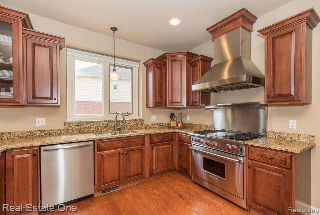 1463 Galena Rochester, MI 48306 - Photo 12 of 39 Galena MLS-W016.jpg