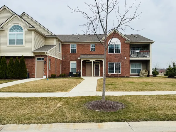 $285,000 | 22113 Aberdeen Drive, Macomb, MI 48042