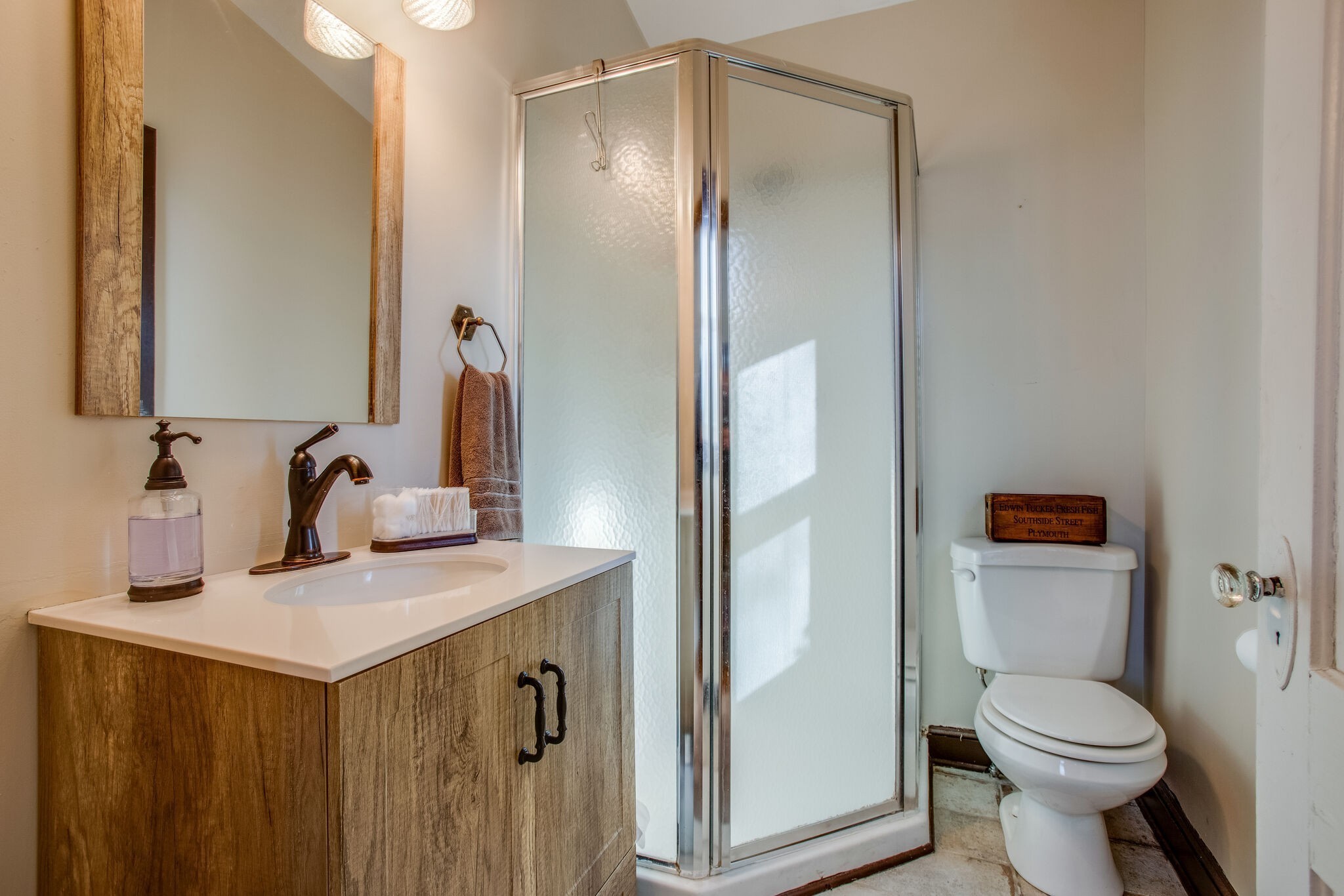 959 Glass Street Franklin, TN 37064 - Photo 11 of 19 a bathroom with a sink toilet and shower