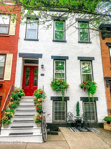 $400,000 | 215 Jay Street, Albany, NY 12210