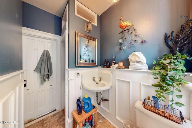 $400,000 | 215 Jay Street, Albany, NY 12210