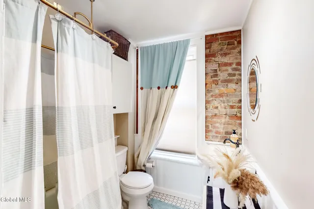 $400,000 | 215 Jay Street, Albany, NY 12210