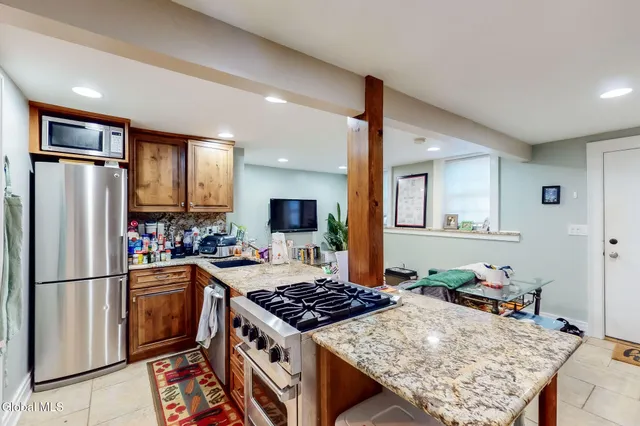 $400,000 | 215 Jay Street, Albany, NY 12210