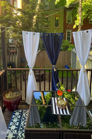 $400,000 | 215 Jay Street, Albany, NY 12210