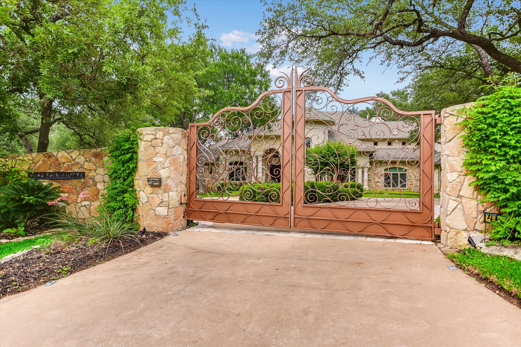 4646 Rockcliff Road Austin, TX 78746 - Photo 35 of 37