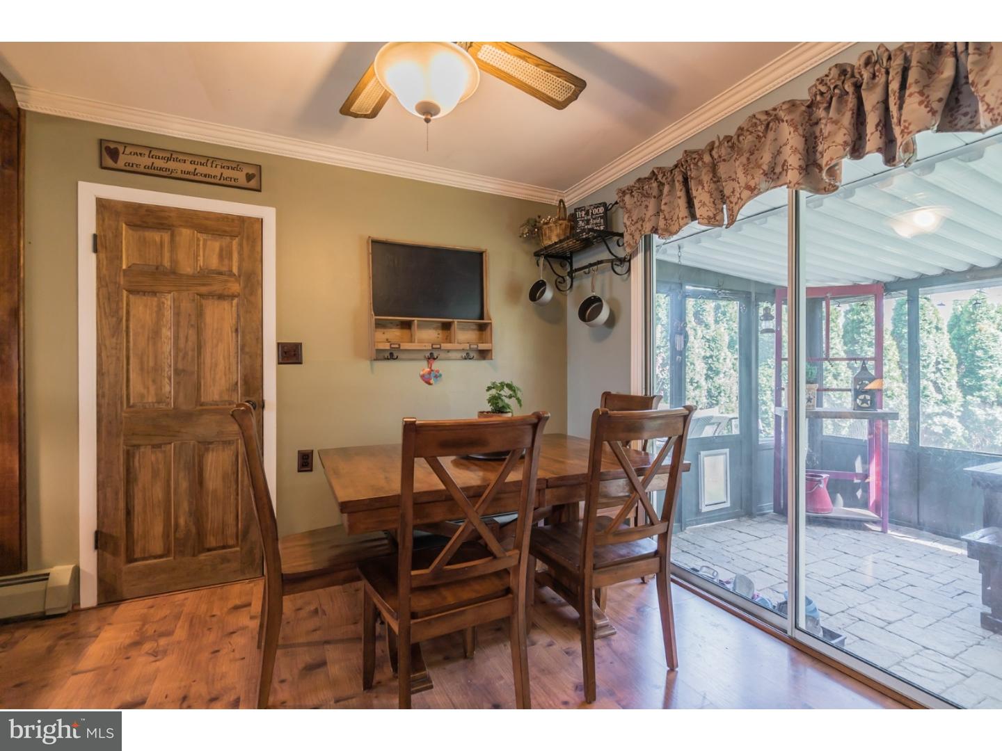 12 Halfturn Road Levittown, PA 19056 - Photo 11 of 25 Kitchen