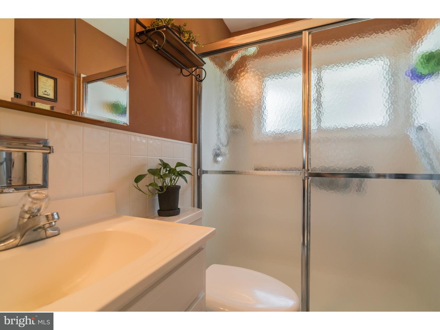 12 Halfturn Road Levittown, PA 19056 - Photo 17 of 25 Bathroom