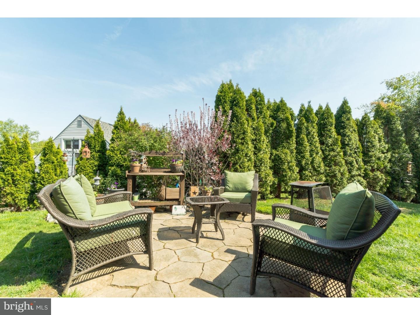 12 Halfturn Road Levittown, PA 19056 - Photo 23 of 25 Patio