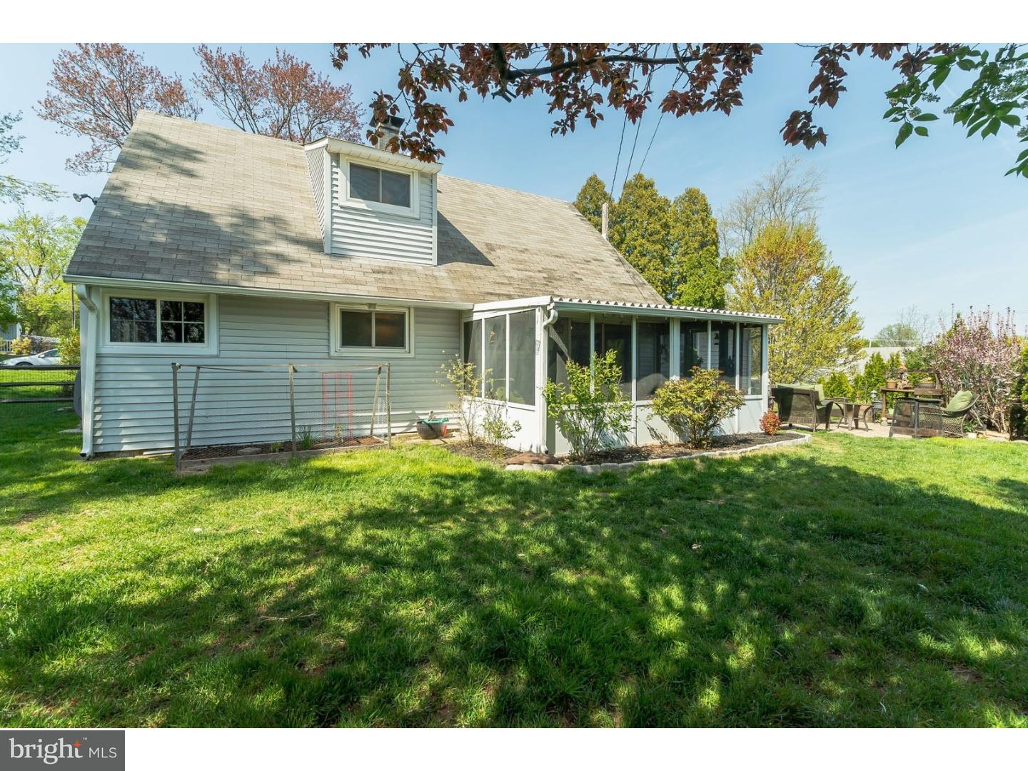 12 Halfturn Road Levittown, PA 19056 - Photo 24 of 25 Exterior Back