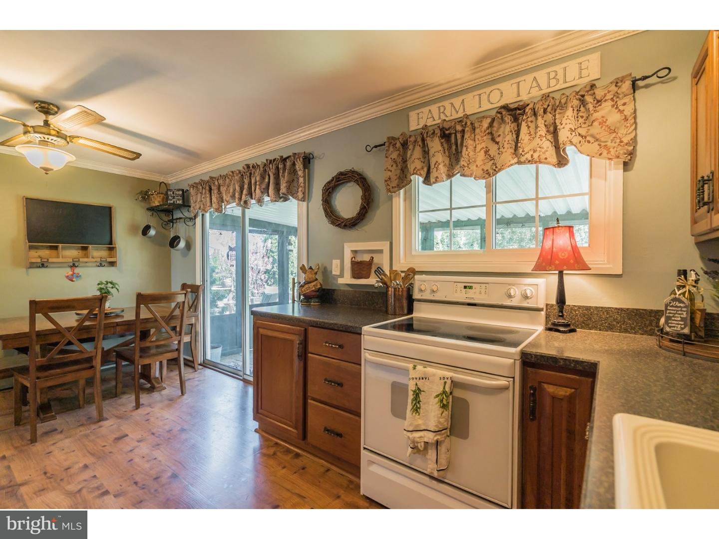 12 Halfturn Road Levittown, PA 19056 - Photo 10 of 25 Kitchen