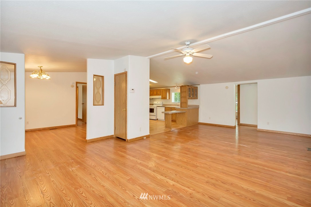 829 Southwest Lider Road Port Orchard, WA 98367 - Photo 3 of 17 Gallery Image 3