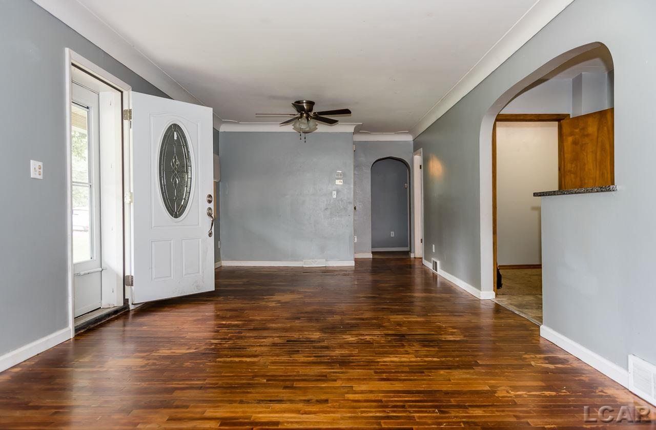 520 Springbrook Avenue Adrian, MI 49221 - Photo 8 of 53 50013118-7.JPG