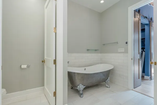 $5,200 | 1017 West Washington Boulevard, Unit 4D, Chicago, IL 60607