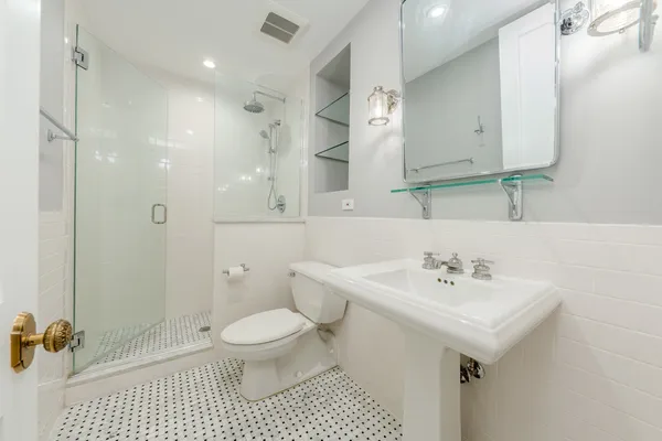 $5,200 | 1017 West Washington Boulevard, Unit 4D, Chicago, IL 60607