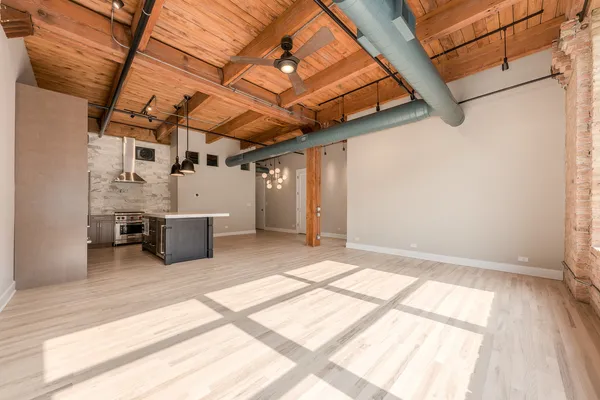 $5,200 | 1017 West Washington Boulevard, Unit 4D, Chicago, IL 60607